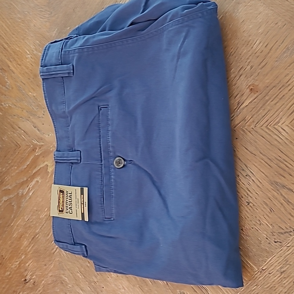 Brand new the foundry shorts